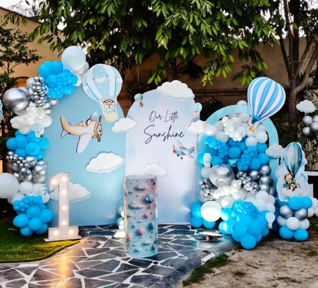 Baby celebration balloon setup